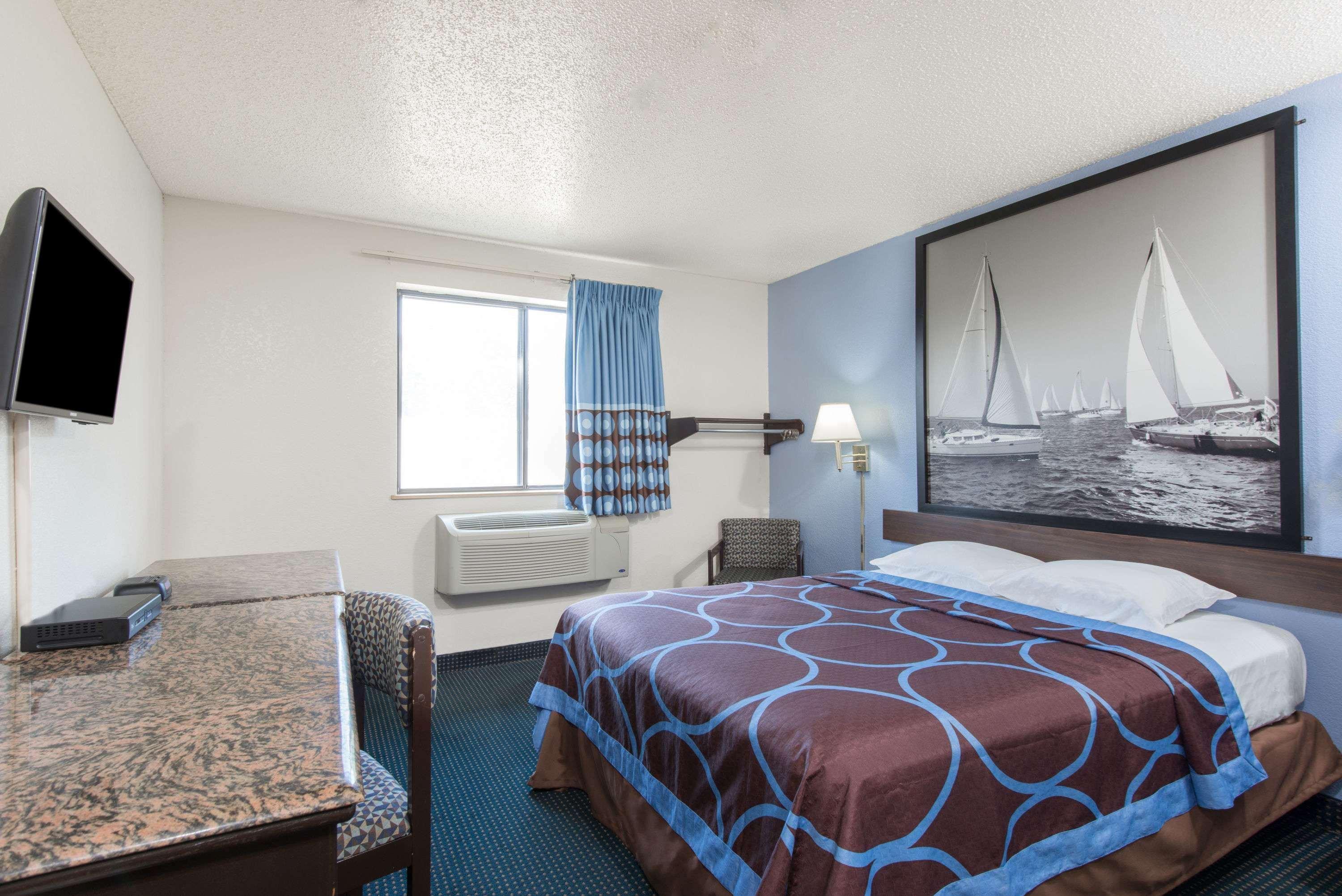 Hotel Super 8 By Wyndham New Castle Extérieur photo