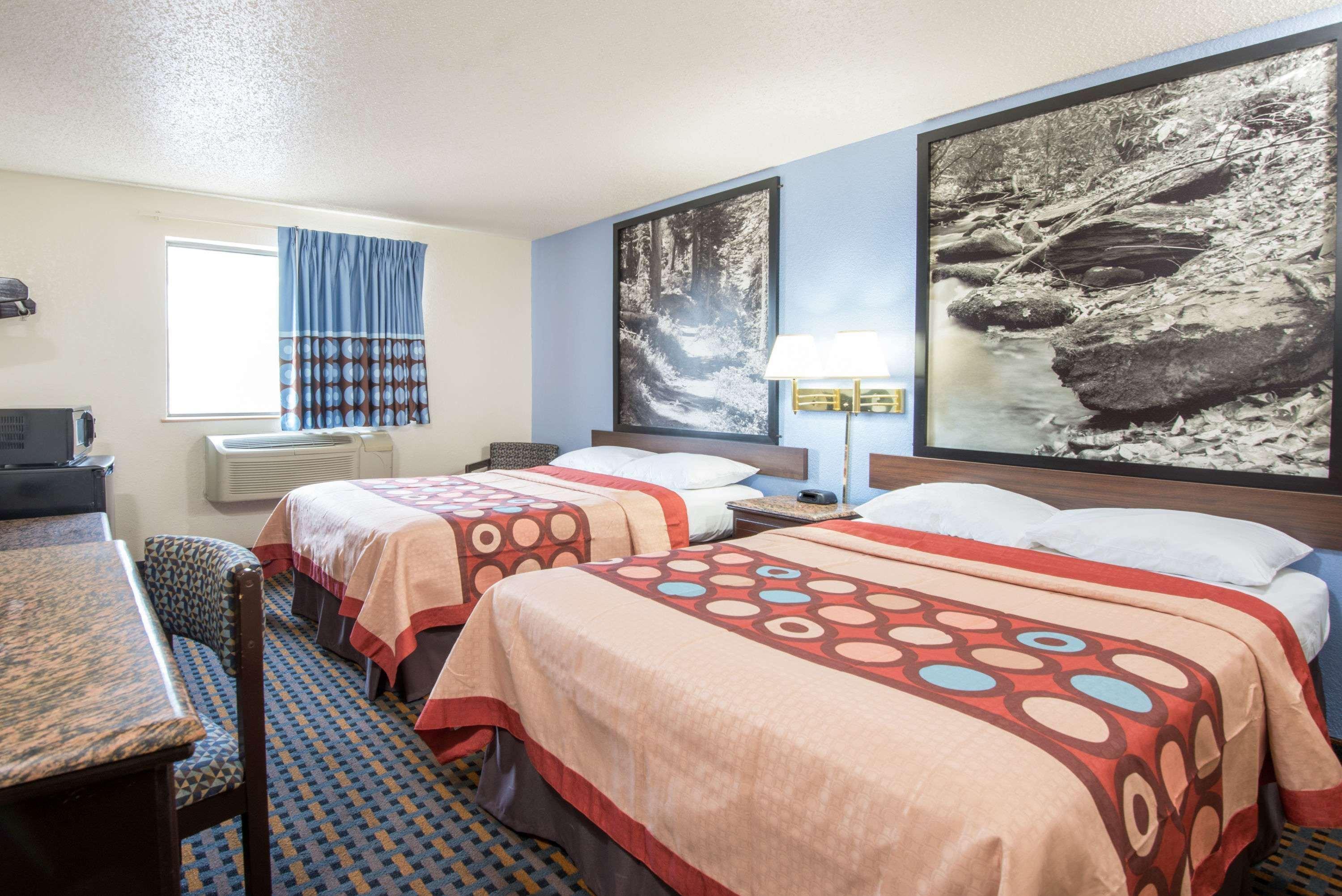 Hotel Super 8 By Wyndham New Castle Extérieur photo